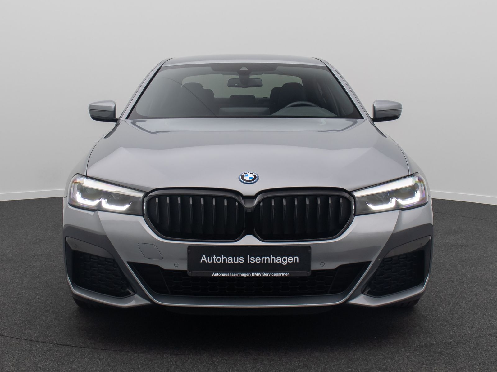 Fahrzeugabbildung BMW 545e xD M Sport Kamera DAB 4xKlima Alarm 19Zoll