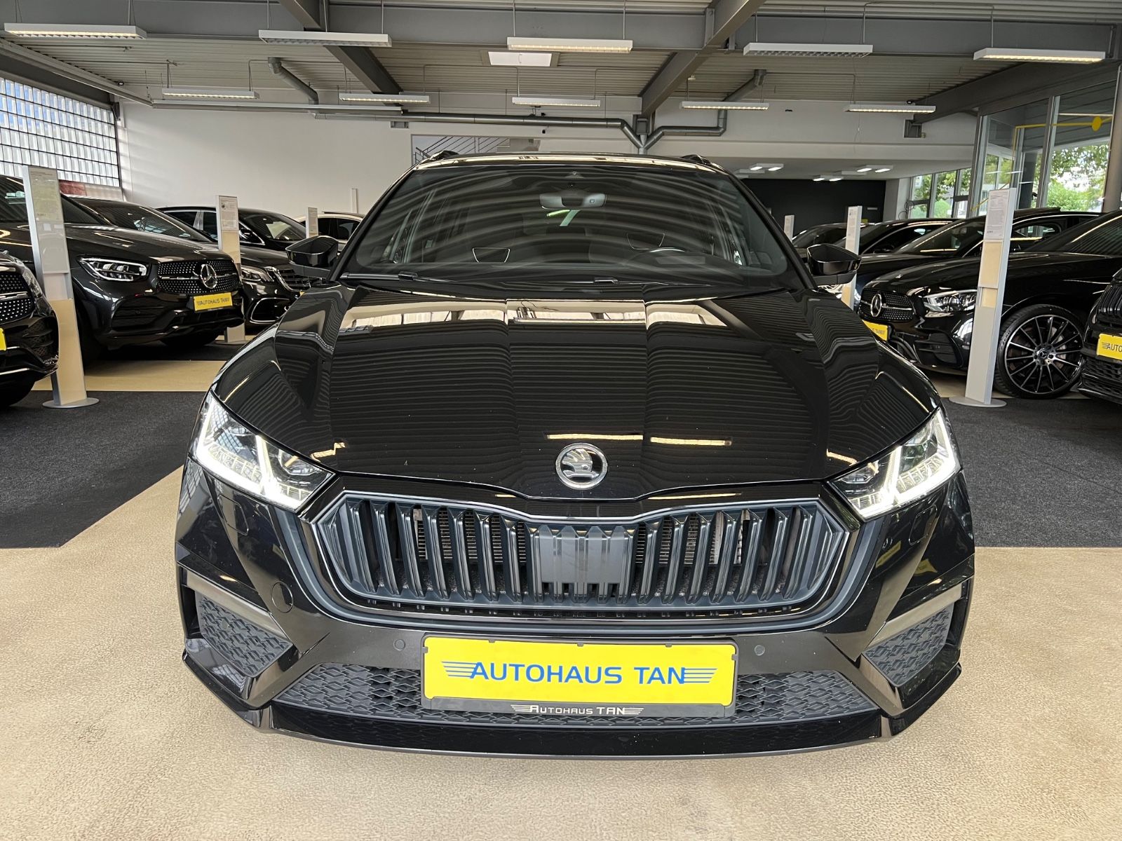 Fahrzeugabbildung SKODA Octavia  RS *HEAD-UP*4x SITZHEIZUNG*KAMERA*VIRT*