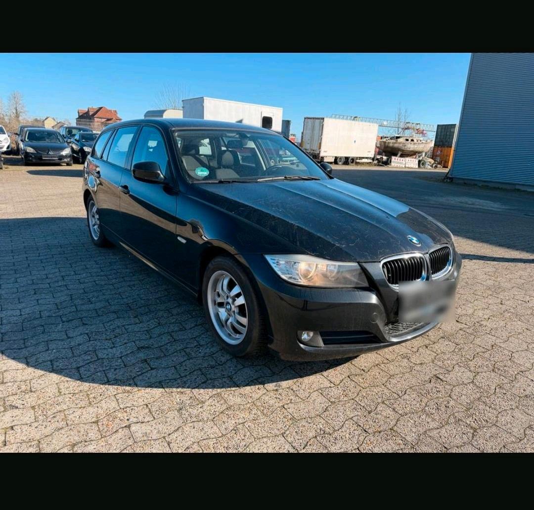 BMW 318 2009 — photo 7