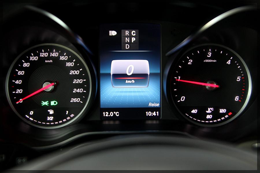 Mercedes-Benz V300 d AVANTGARDE EDITION lang AMG / PANO