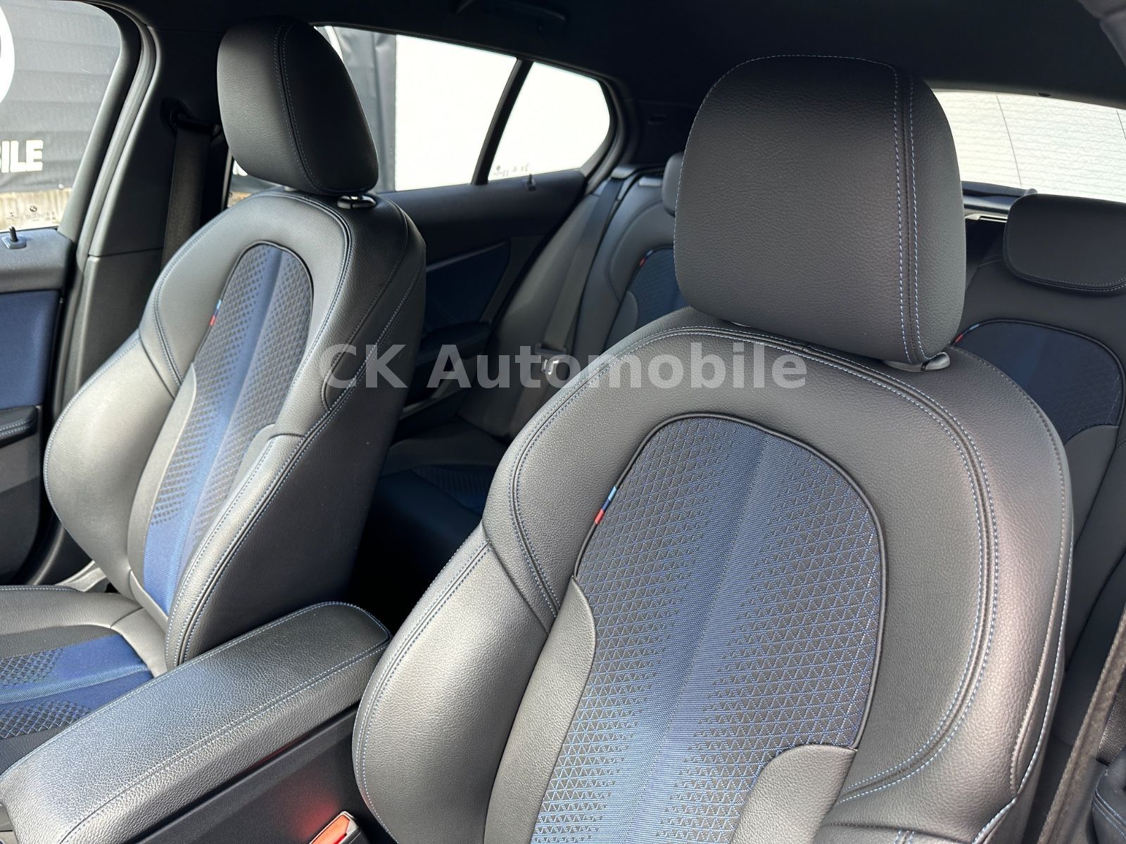 Fahrzeugabbildung BMW 118d M-Sport Shadow-Line/Navi/LED/PDC