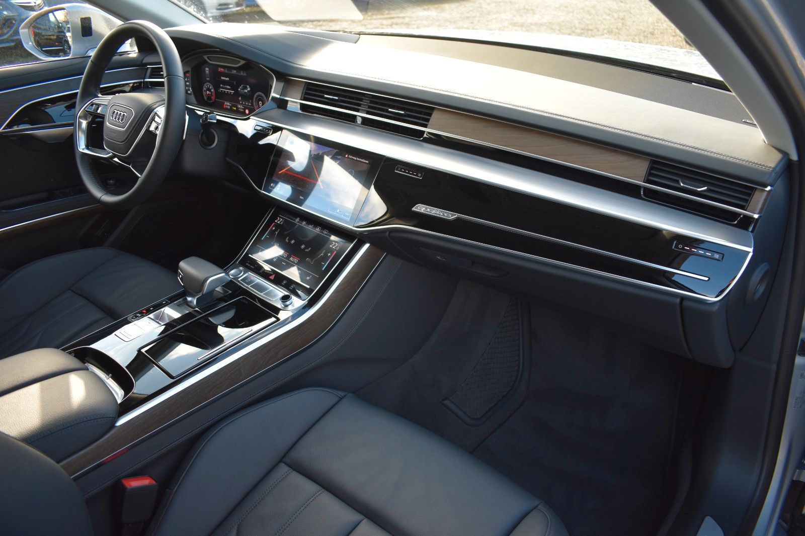 Fahrzeugabbildung Audi A8 55 TFSI quattro Matrix Softc. Standh.1.Hand