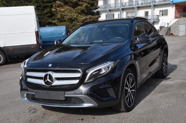 Mercedes-Benz GLA 220 CDI / d 4Matic Urban *Navi*AHK*Xenon*