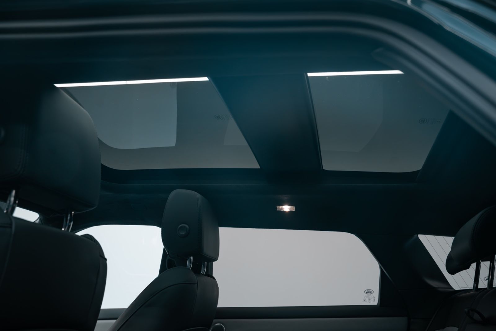 Fahrzeugabbildung Land Rover AUTOBIOGRAPHY/ KOMFORT / WINTER / AHK / MERIDIAN