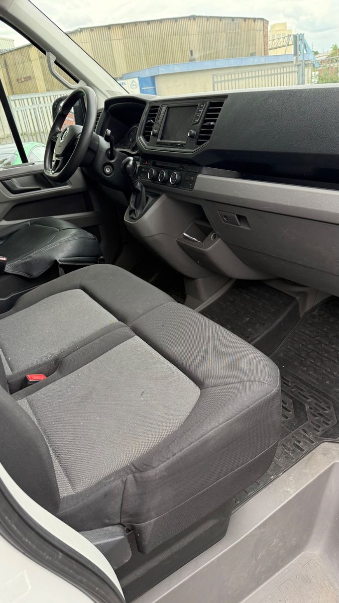 Fahrzeugabbildung Volkswagen Crafter Kasten Kasten 35 mittellang Hochdach FWD