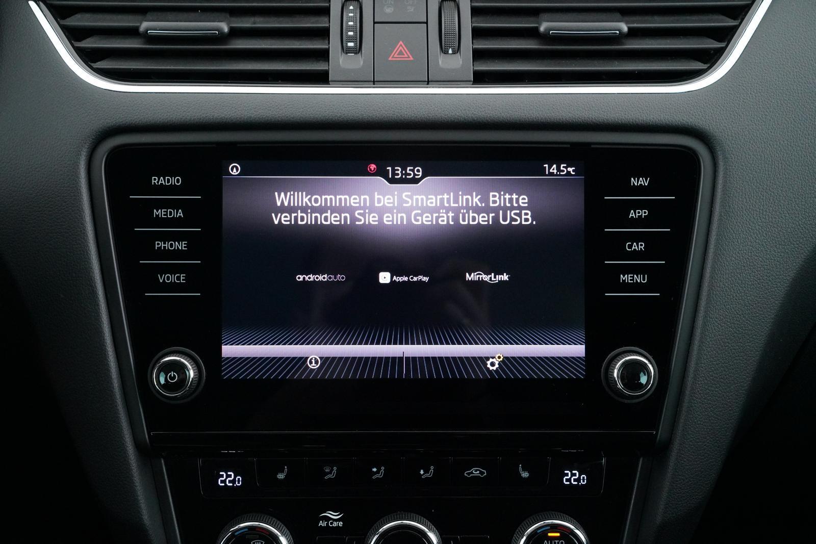 Skoda OCTAVIA COMBI TOUR 1.5TSI SCHECKHEFTGEPFLEGT uvm