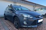Ford Focus Titanium*NAVI SHZ PDC AHK* Zahnriemen&TÜV - Ford Focus mit Benzin-Antrieb: Kombi, Titanium