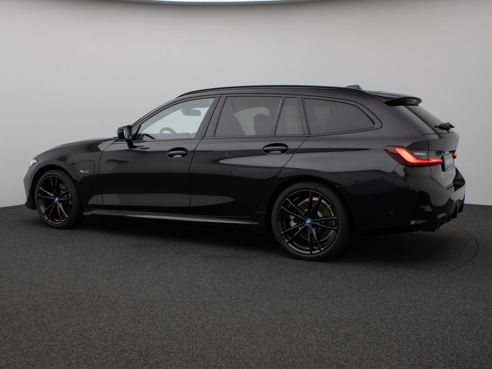 Fahrzeugabbildung BMW 330e M Sport Kamera DAB H/K CockPit+ Stop&Go 19"