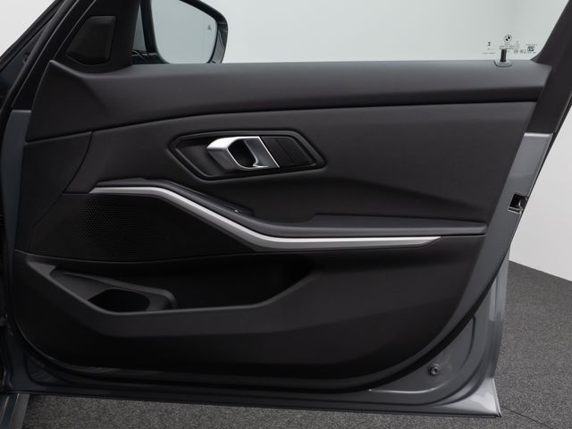 Foto Nummer 31: BMW 320d
