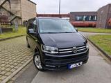 Volkswagen T6 Multivan mit Camping Zubehör - Volkswagen: Multivan Camping