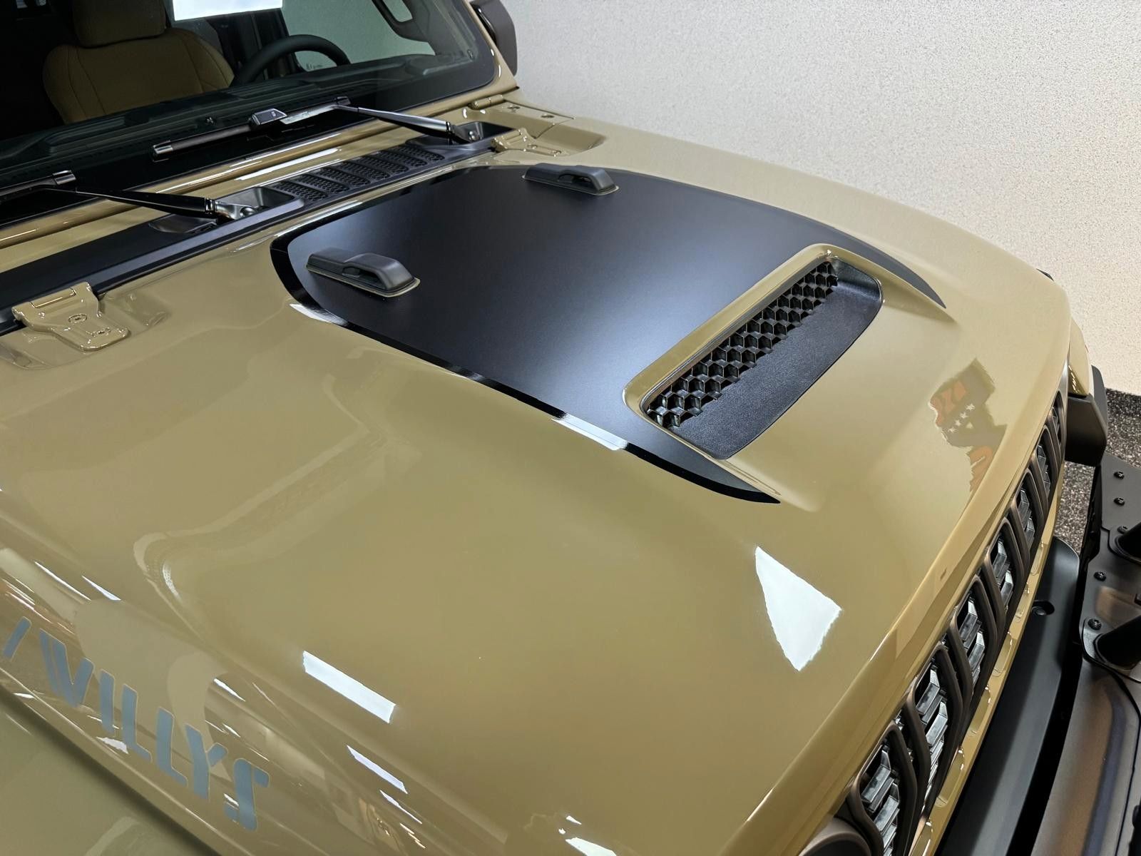 Fahrzeugabbildung Jeep GLADIATOR WILLYS '41 ED. 3.6L-V6 HARDTOP-SOFTTOP