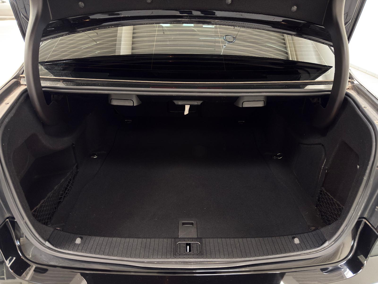 Mercedes-Benz E 200 Avantgarde, TÜV NEU,Automatik, Navi, Xenon