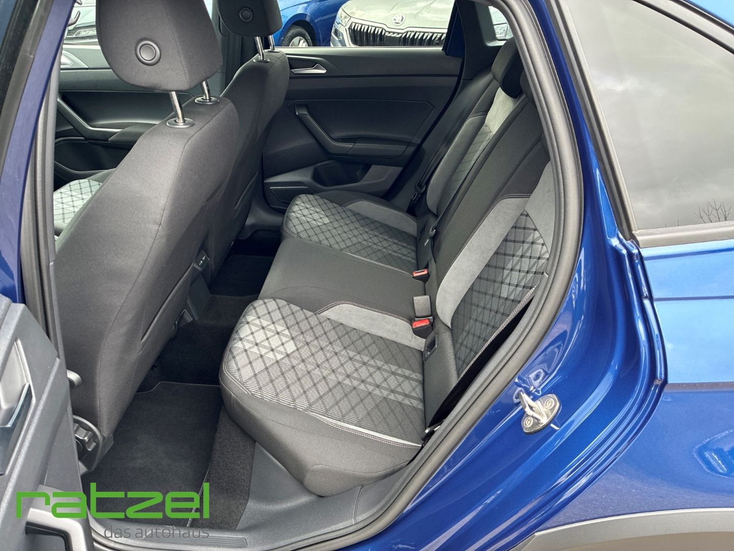 Fahrzeugabbildung Volkswagen Taigo R-Line 1.0 TSI+Kamera+Navi+ Sportpaket