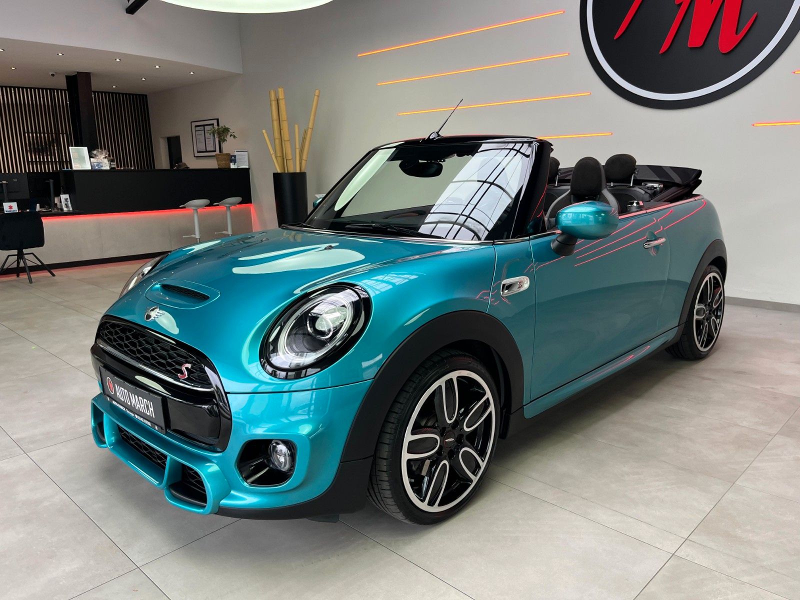 Fahrzeugabbildung MINI Cooper S Cabrio*JCW-Kit*JCW-Sitze*LED*Virtual*