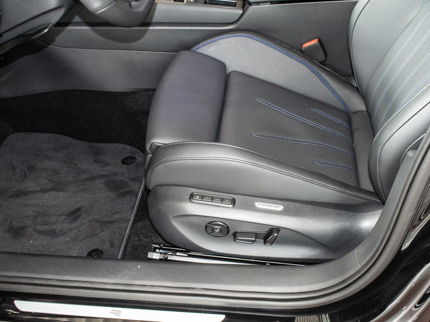 Volkswagen Passat - Bild 13