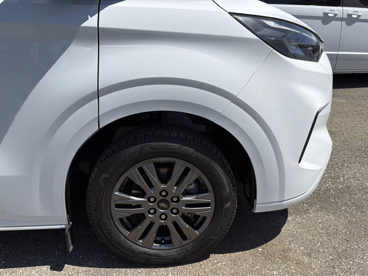 Ford Tourneo Custom Titanium L1 170PS Automatik Navi
