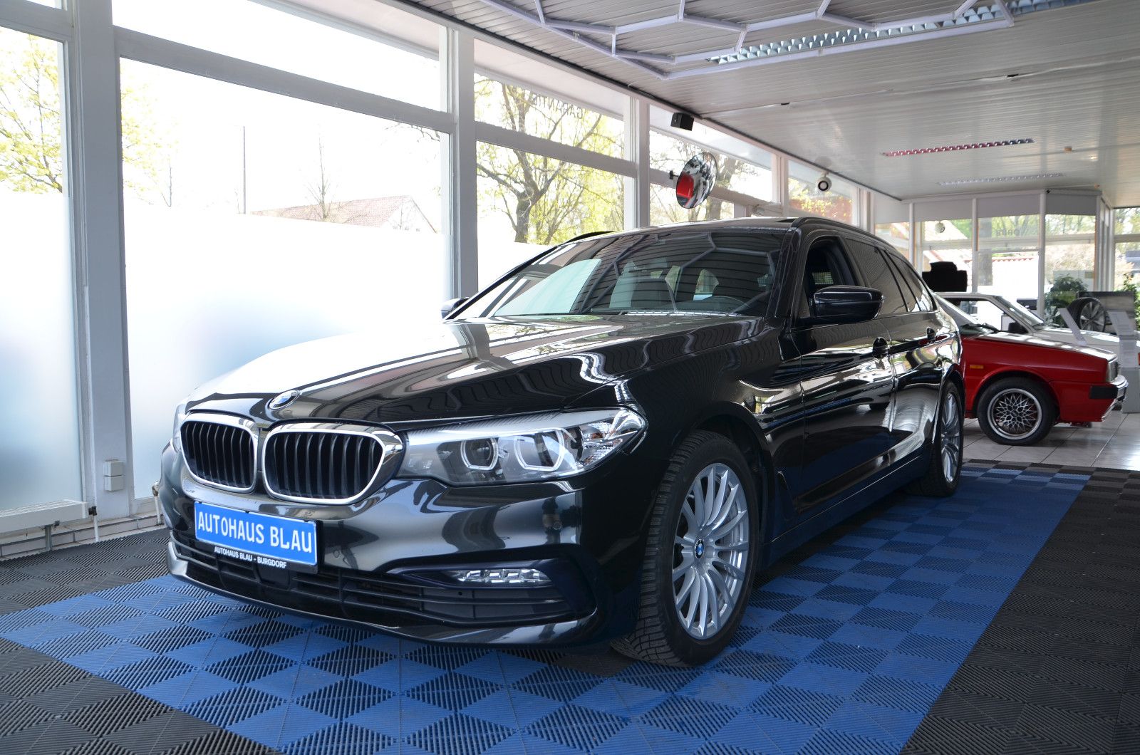 BMW 520d xDrive Touring Sport Line *AUTOMATIK*AHK*