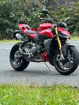 Ducati Streetfighter v2 S  with 1000 euro extras 