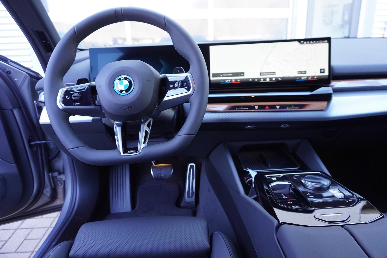 BMW 530e xDrive Touring M Sport AHK HeadUp ACC 360Ka