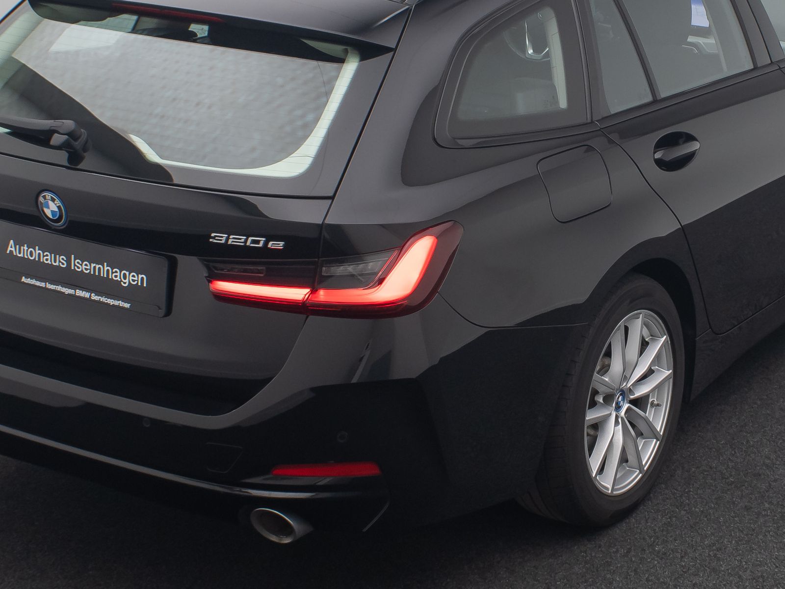 Fahrzeugabbildung BMW 320e Widscreen DAB Cockpit+ PDC GeschwindigReg