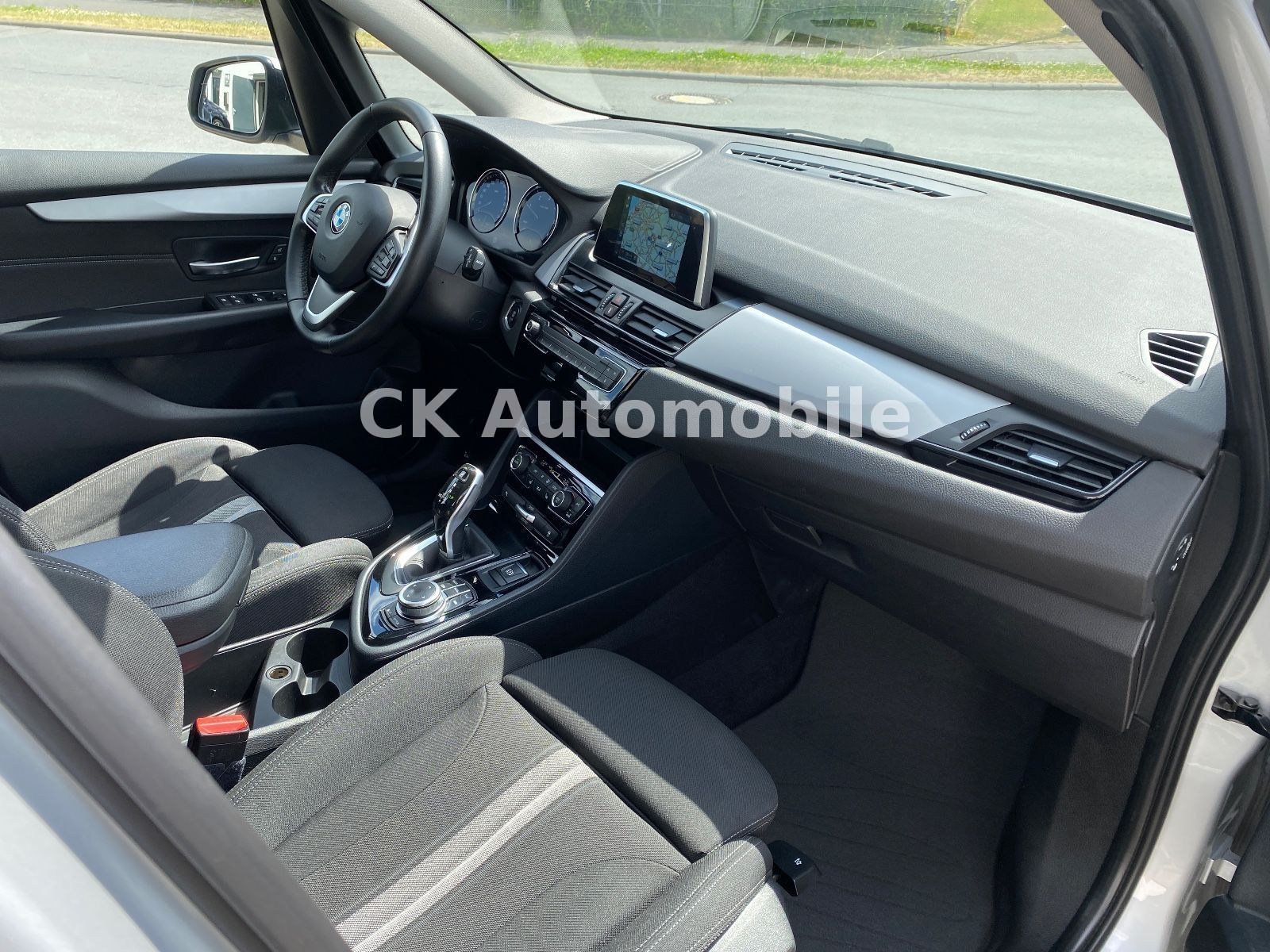 Fahrzeugabbildung BMW 216 d Gran Tourer Advantage/Automatik/Navi/PDC