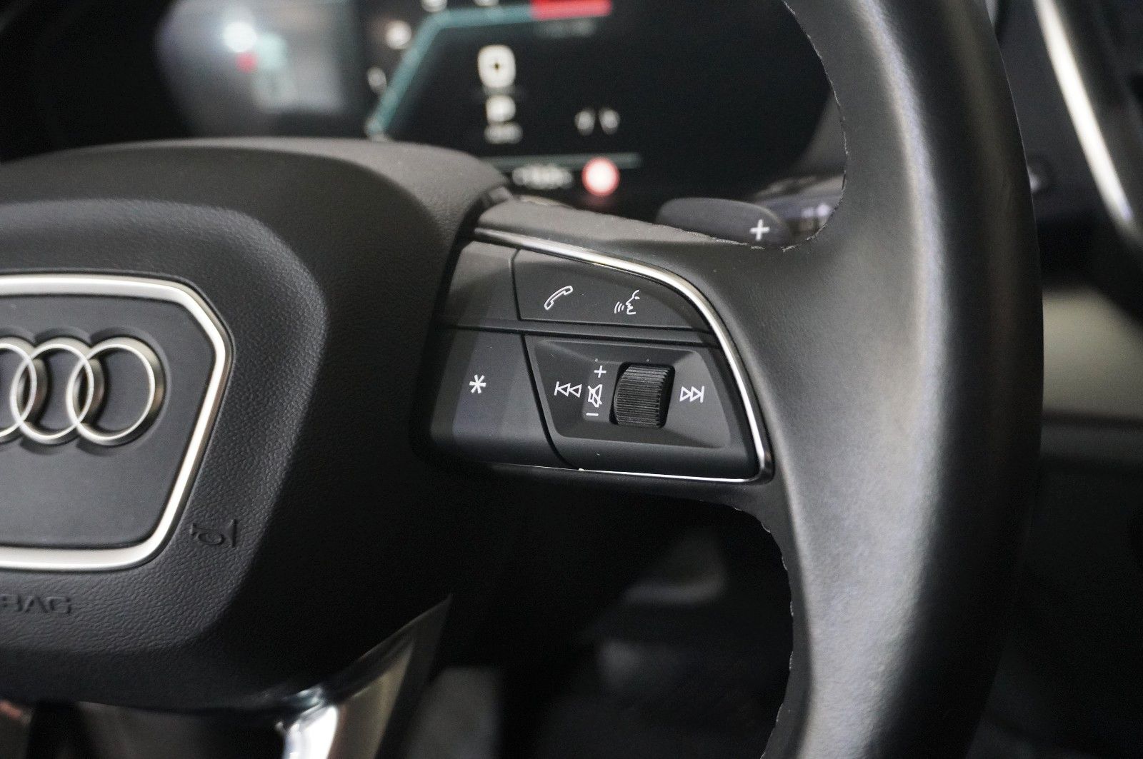 Fahrzeugabbildung Audi Q5 Sportback 35 TDI S-LINE NAVI/LED/SPORT/VIRT.