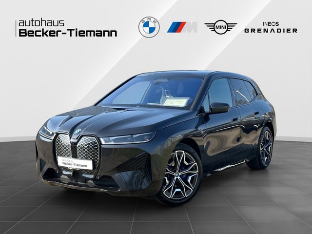 BMW iX xDrive50 | Sportpaket | 2-A. Luftfed. | Pano.