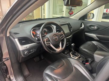 Jeep Cherokee - 9