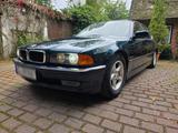 BMW E38 740i - BMW 740: E38 740i