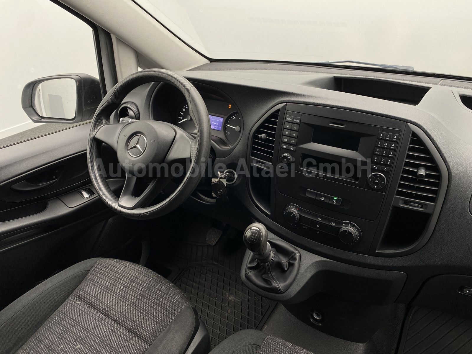 Fahrzeugabbildung Mercedes-Benz Vito Tourer 110 CDI lang *Rollstuhlrampe* 6084
