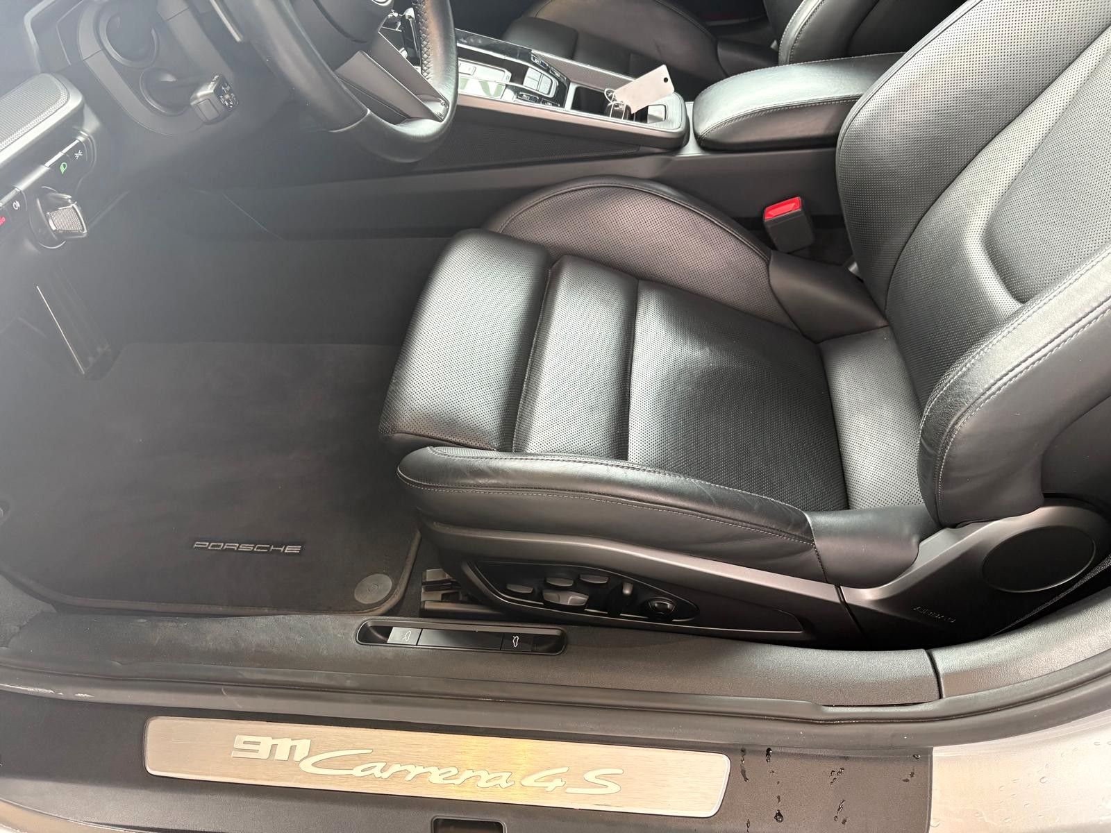 Fahrzeugabbildung Porsche 911 Carrera 4S Sport Design VollAusst.