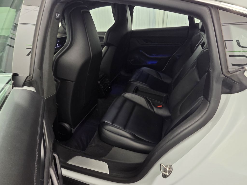 PORSCHE Taycan 2020
