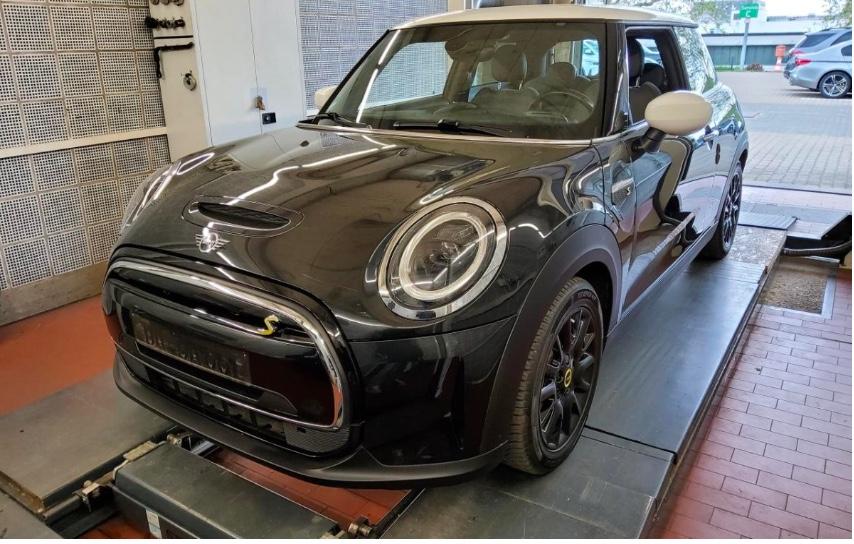 MINI Cooper SE*Classic Trim*PANORAMA*NAVI*DAB*PDC*LED