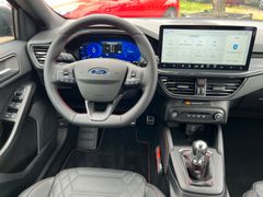 FORD Focus Turnier 1.0 ST-Line X*LED*Navi*DAB*Leder