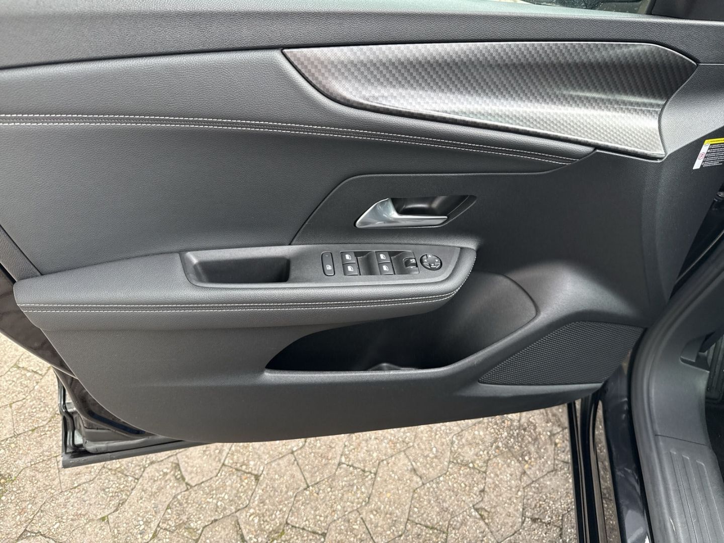 Fahrzeugabbildung Opel Mokka e GS Line Digitales Cockpit LED Apple CarP