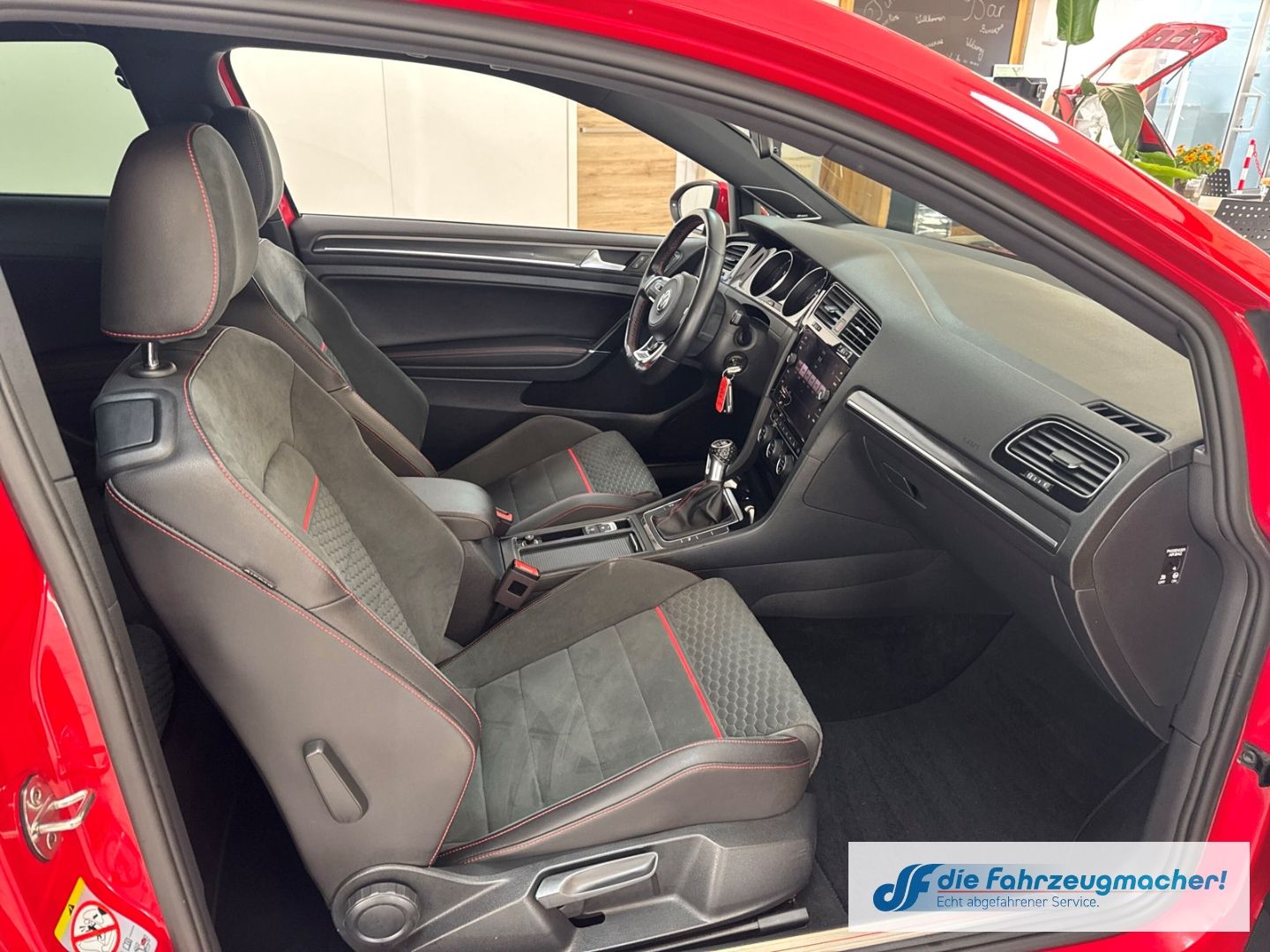 Fahrzeugabbildung Volkswagen Golf VII GTI BMT Start-Stopp Soundsystem Dynaudi