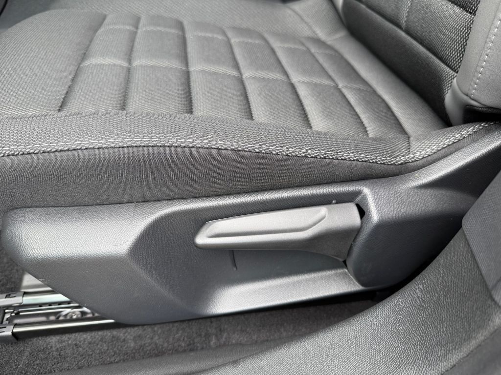 Fahrzeugabbildung Citroën C4 Hybrid 145 COLLECTION