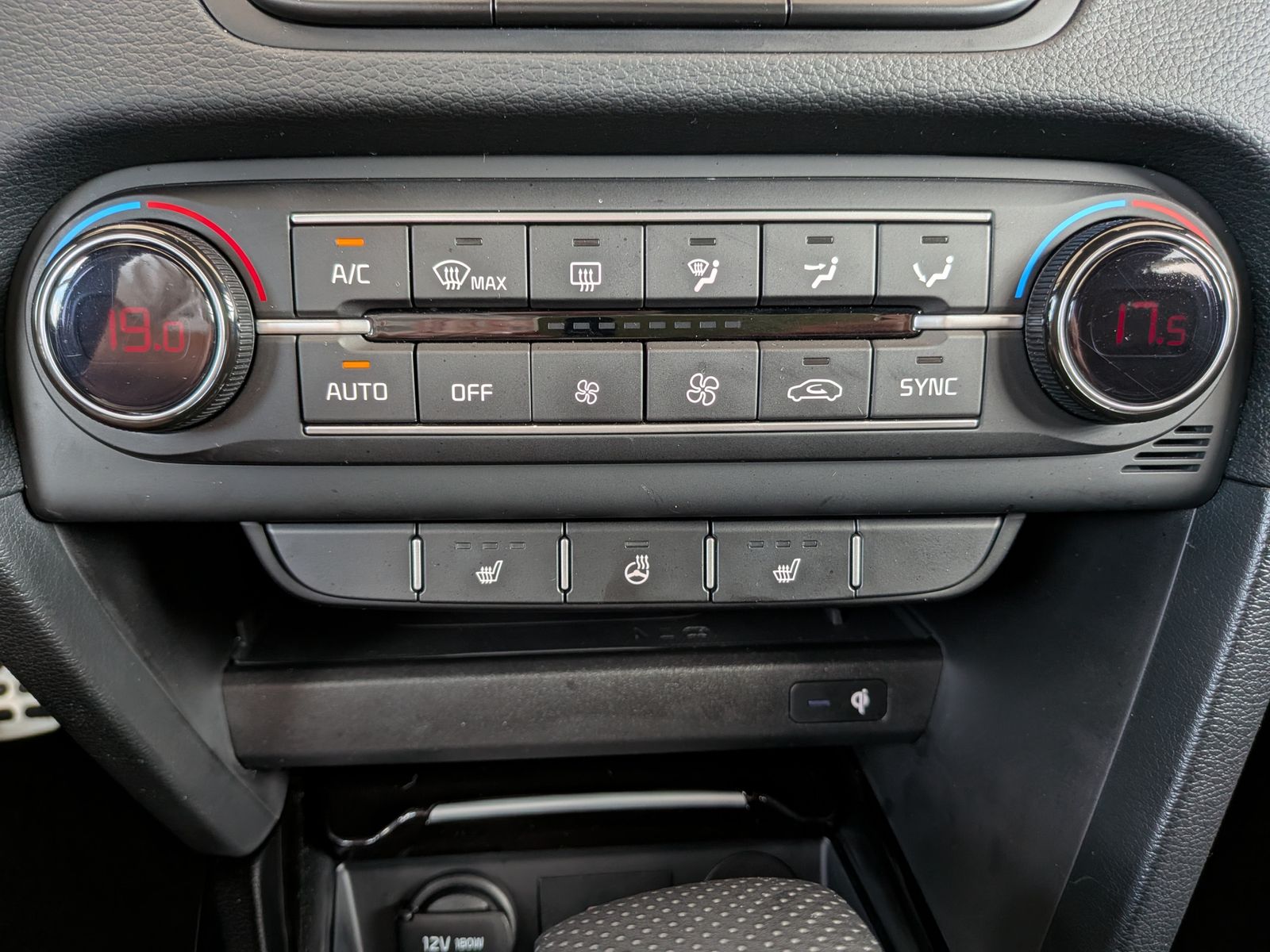 Fahrzeugabbildung Kia cee'd / Ceed GT Line LED JBL ACC KAM 7-JAHRE GAR