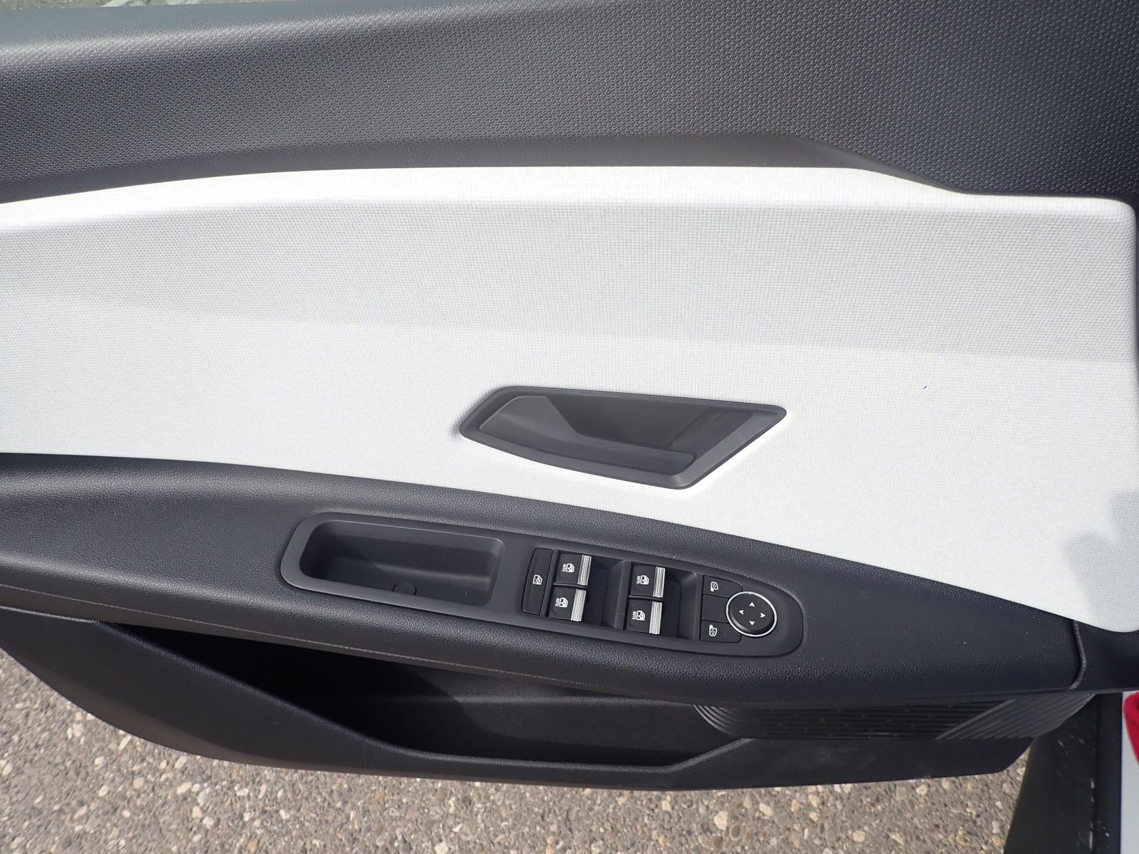 Fahrzeugabbildung Renault R 4 E-Tech elektrisch Advance 150 Comfort Range