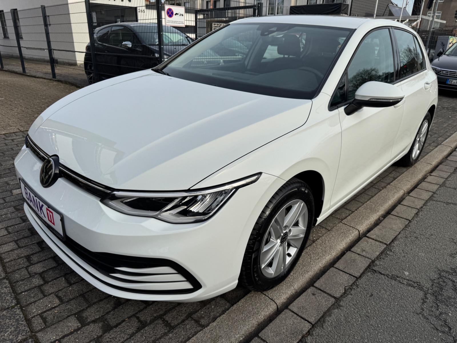 Volkswagen Golf VIII Lim. Life*ACC*NAVI*SHZ*PDC*Kamera*