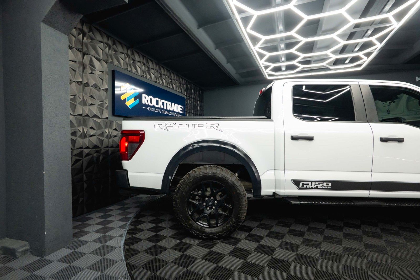 Fahrzeugabbildung Ford F150 5.0L V8 4x4 Offroad SuperCrew RAPTOR 19%