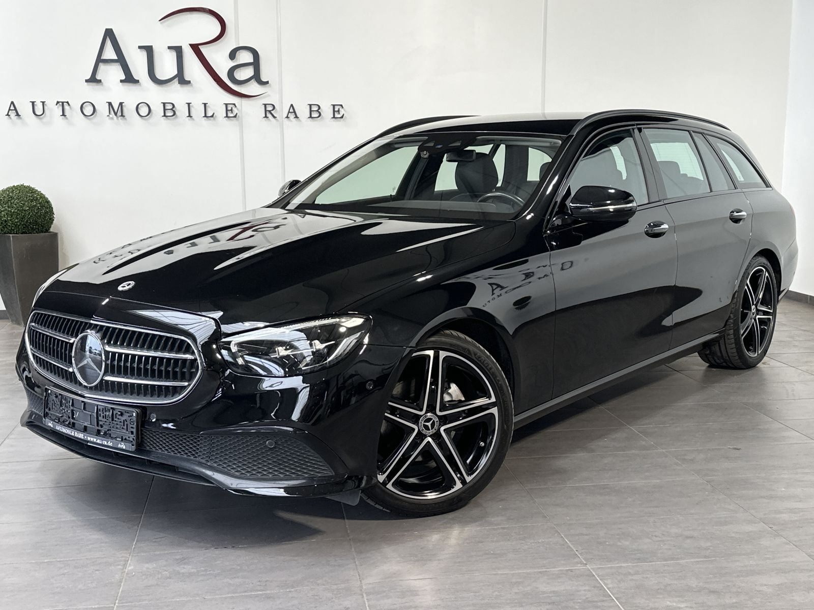 Fahrzeugabbildung Mercedes-Benz E 220d T Avantgarde NAV+LED+HUD+WIDE+KAMERA+18ZO