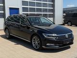 Volkswagen Passat 2.0TDI 176kw 4Mot. ACC Lane Pano Virtual - Volkswagen Passat mit Diesel-Antrieb: Leder, Kombi, Automatik
