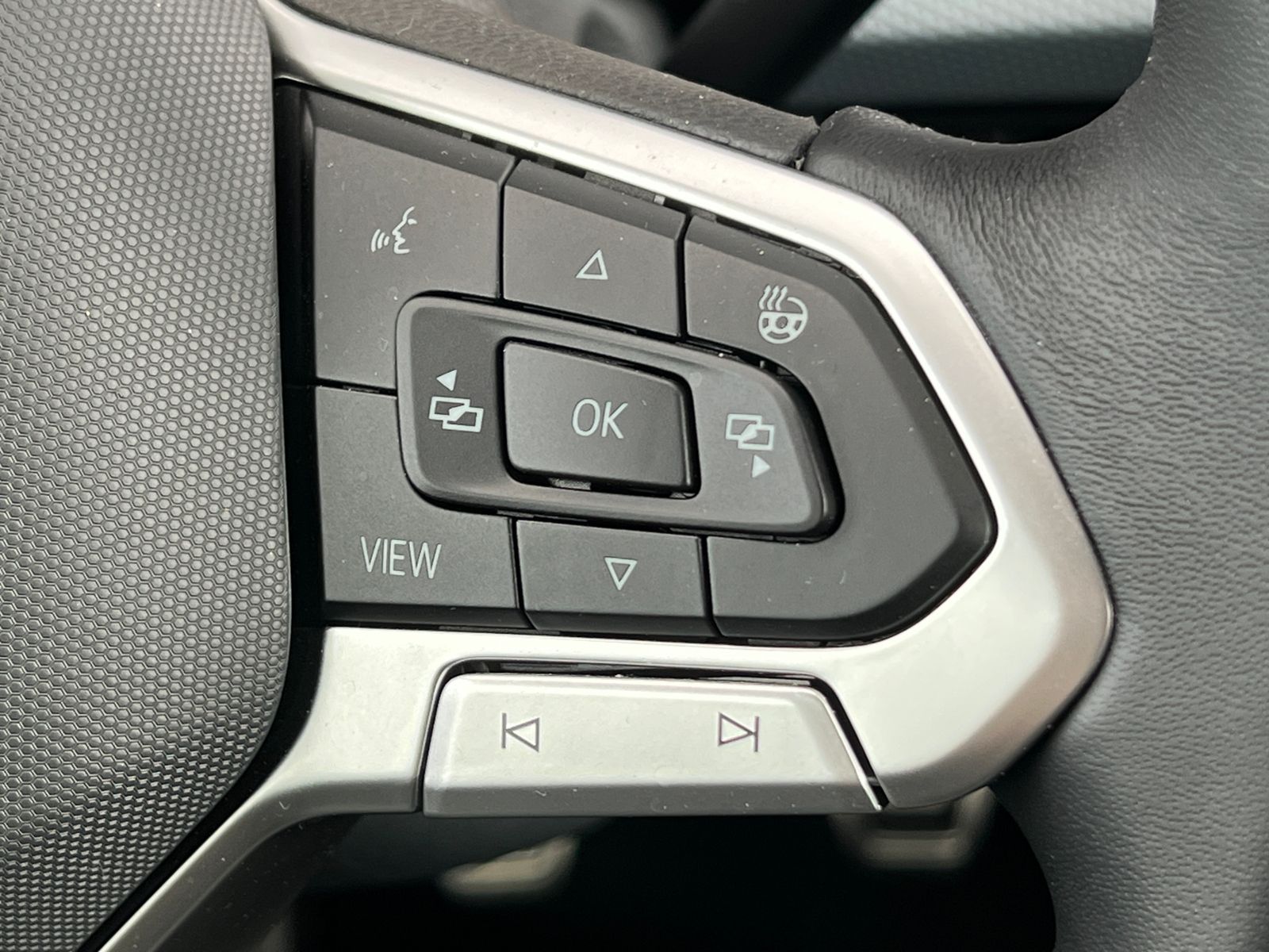 Fahrzeugabbildung Volkswagen Golf VIII GOAL 1.5 TSI *LED, App-Connect, 16'-LM