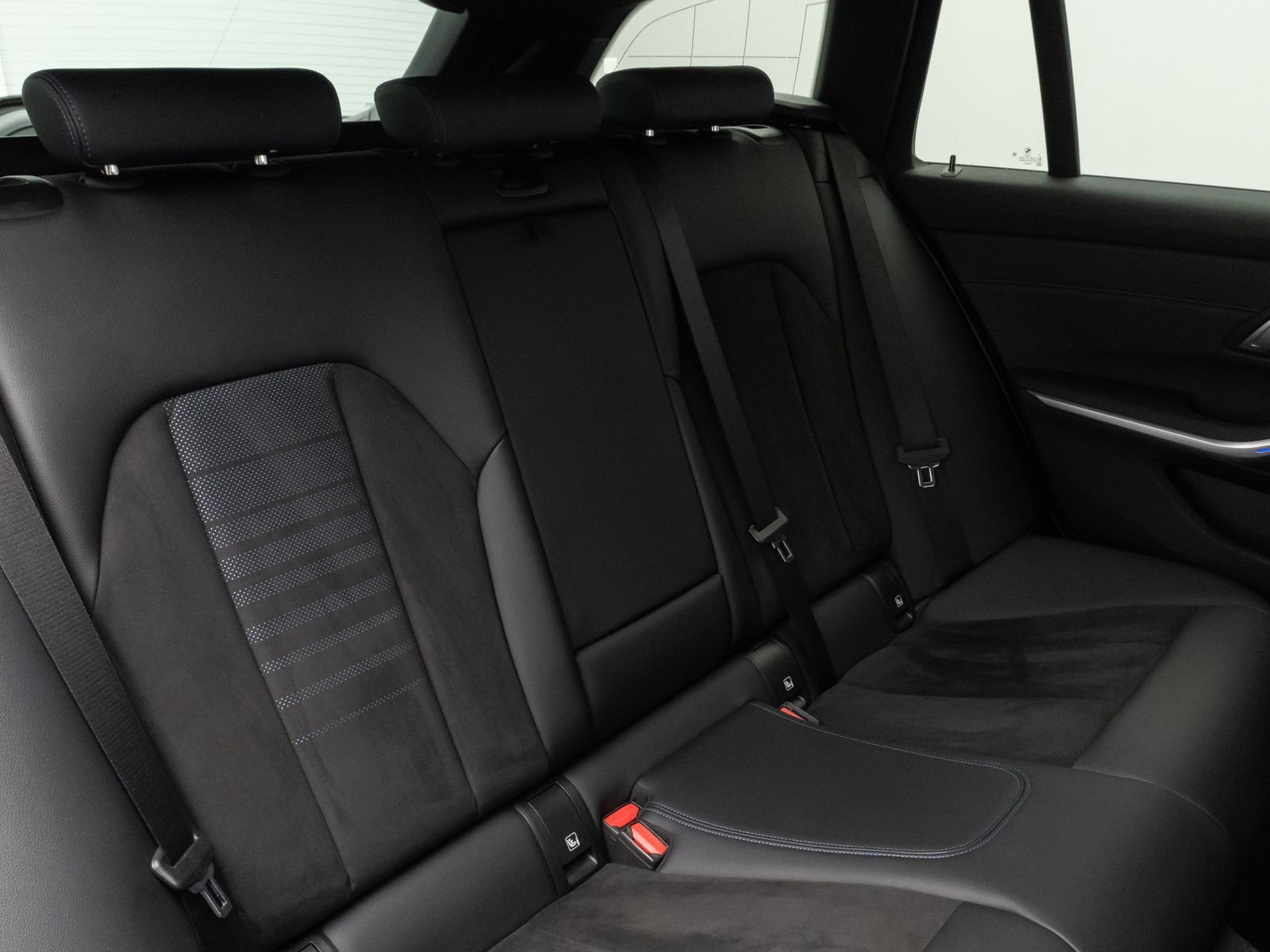 Fahrzeugabbildung BMW 330d M Sport HiFi DAB Stop&Go Fernlichtassist