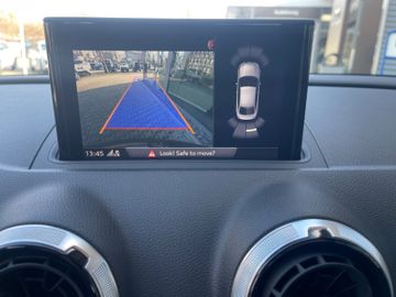 Fahrzeugabbildung Audi A3 Lim. 40 TFSI quattro sport NAVI RFK
