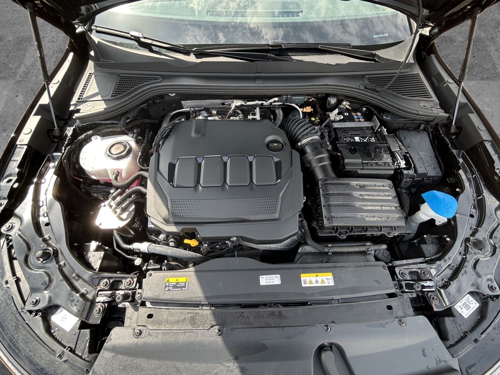 Fahrzeugabbildung Volkswagen Passat Variant Business TDI DSG LED ACC AHK SHZ