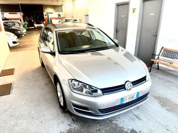Volkswagen Golf - 5