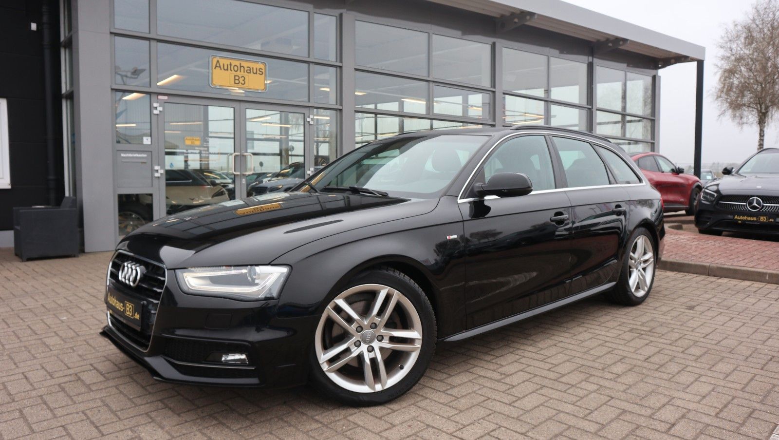 Gebrauchtwagen Audi A4 A4 Avant S line Sportpaket / plus Pano Xenon in Bergen