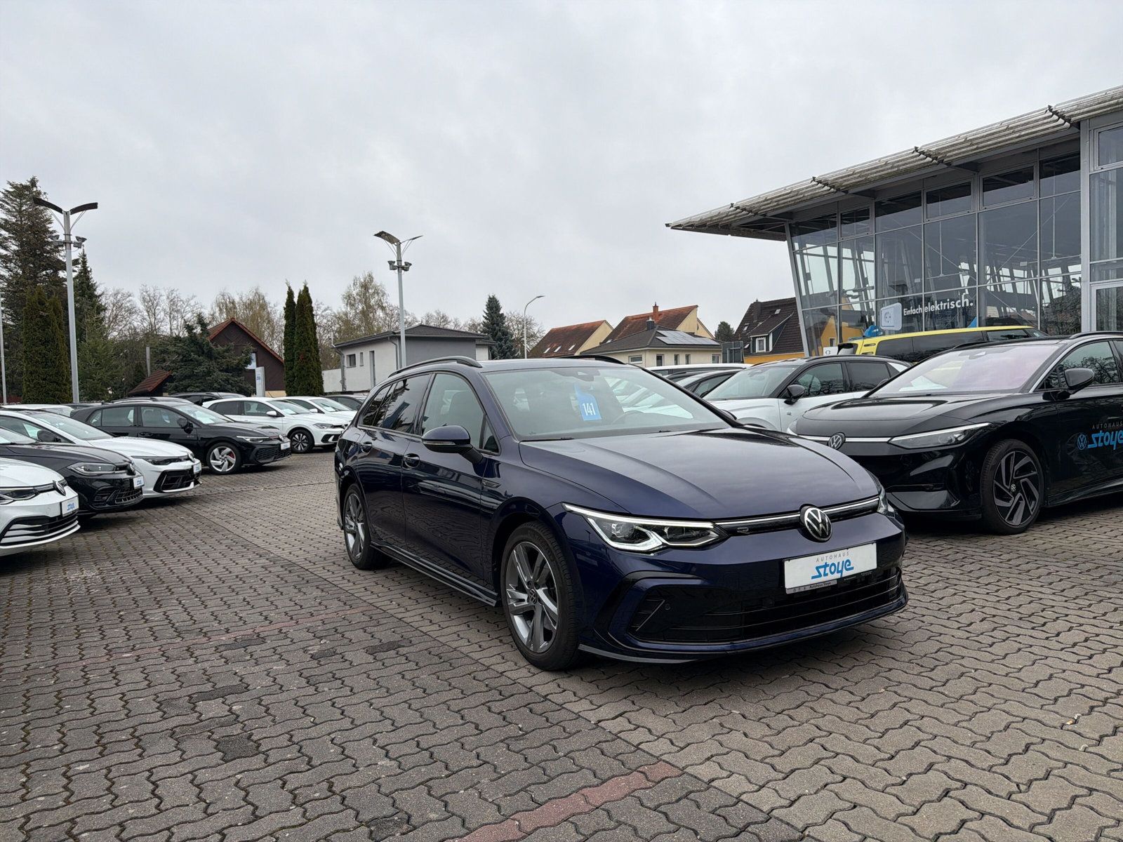 Golf Variant R-Line TDi DSG PANO Navi Matrix